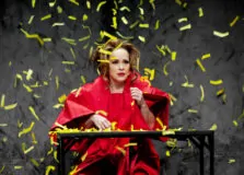 Gabriela Duarte com ‘O papel de parede amarelo e EU’ no Teatro Faresi