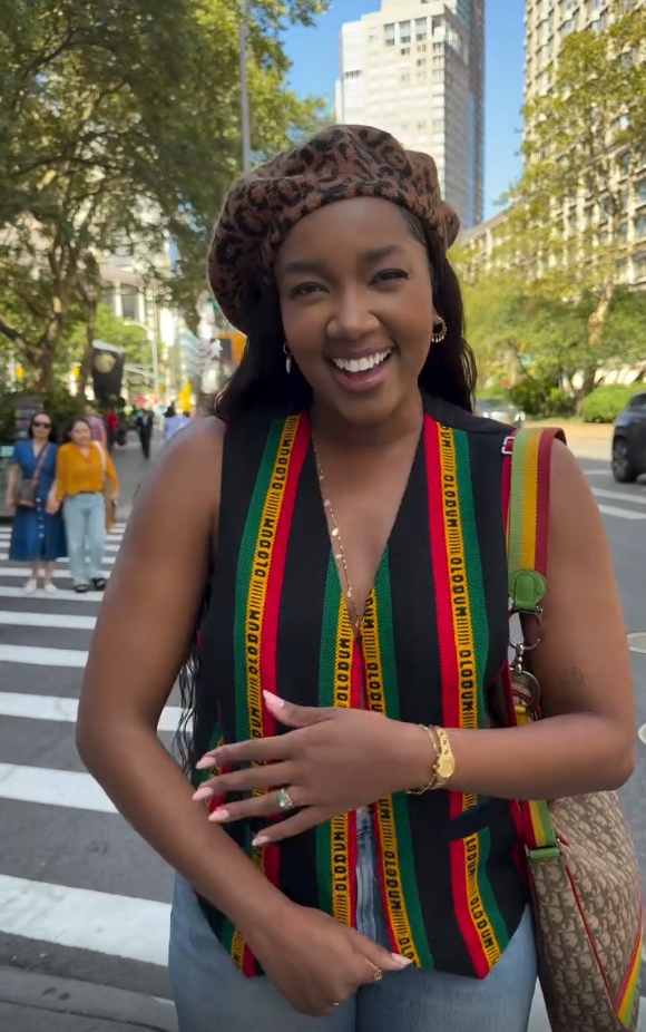 Look de Iza com referência da Bahia viraliza em perfil dos EUA