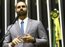 Moraes vota para tornar Eduardo Bolsonaro réu no STF