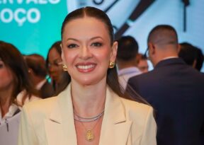 Isabela Suarez celebra aniversário com trajetória marcada pela liderança e pelo compromisso com a Bahia