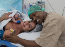 Thiaguinho e Carol Peixinho comemoram nascimento do primeiro filho