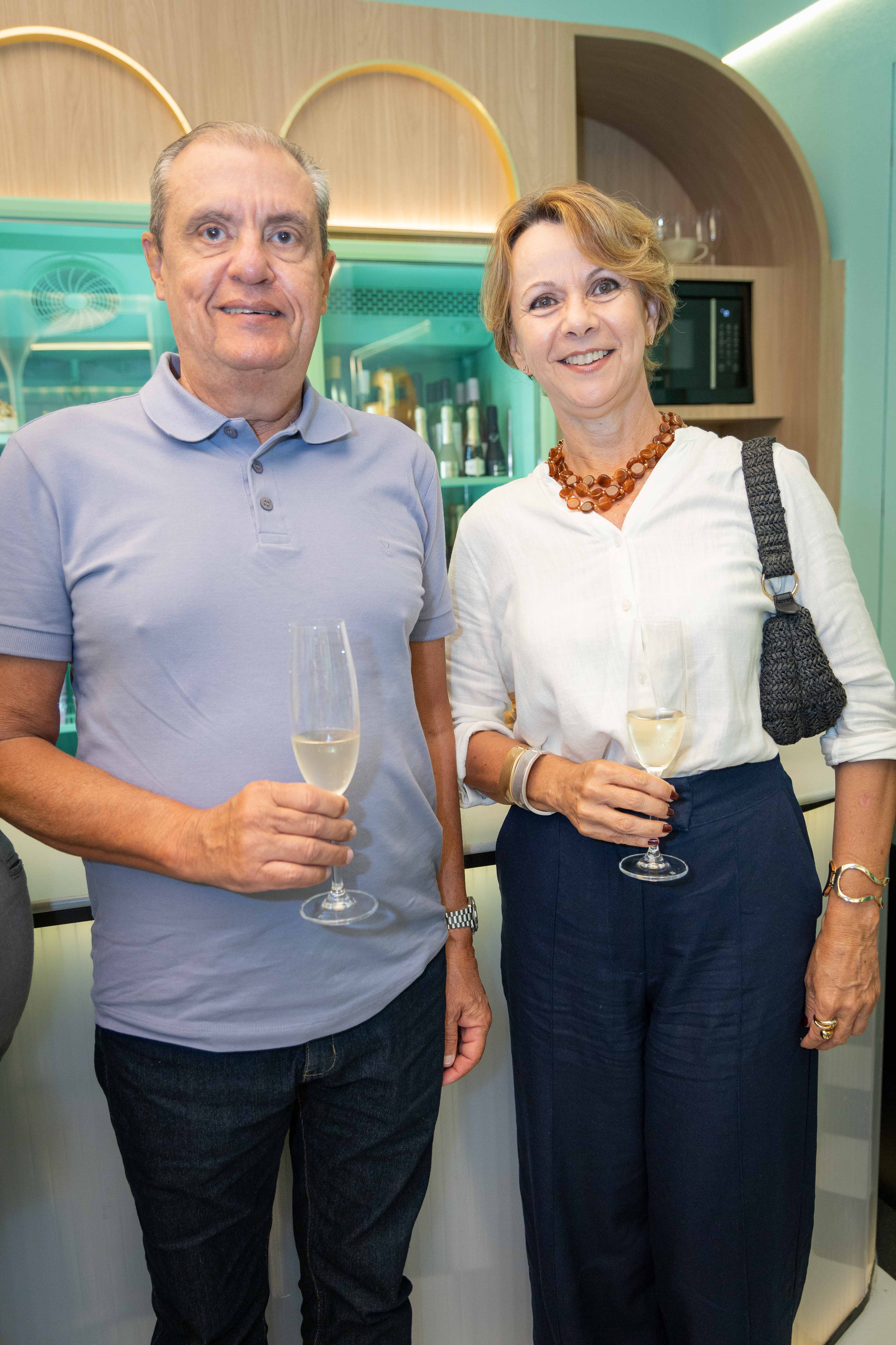 Jair Luz e Francine Mendonca