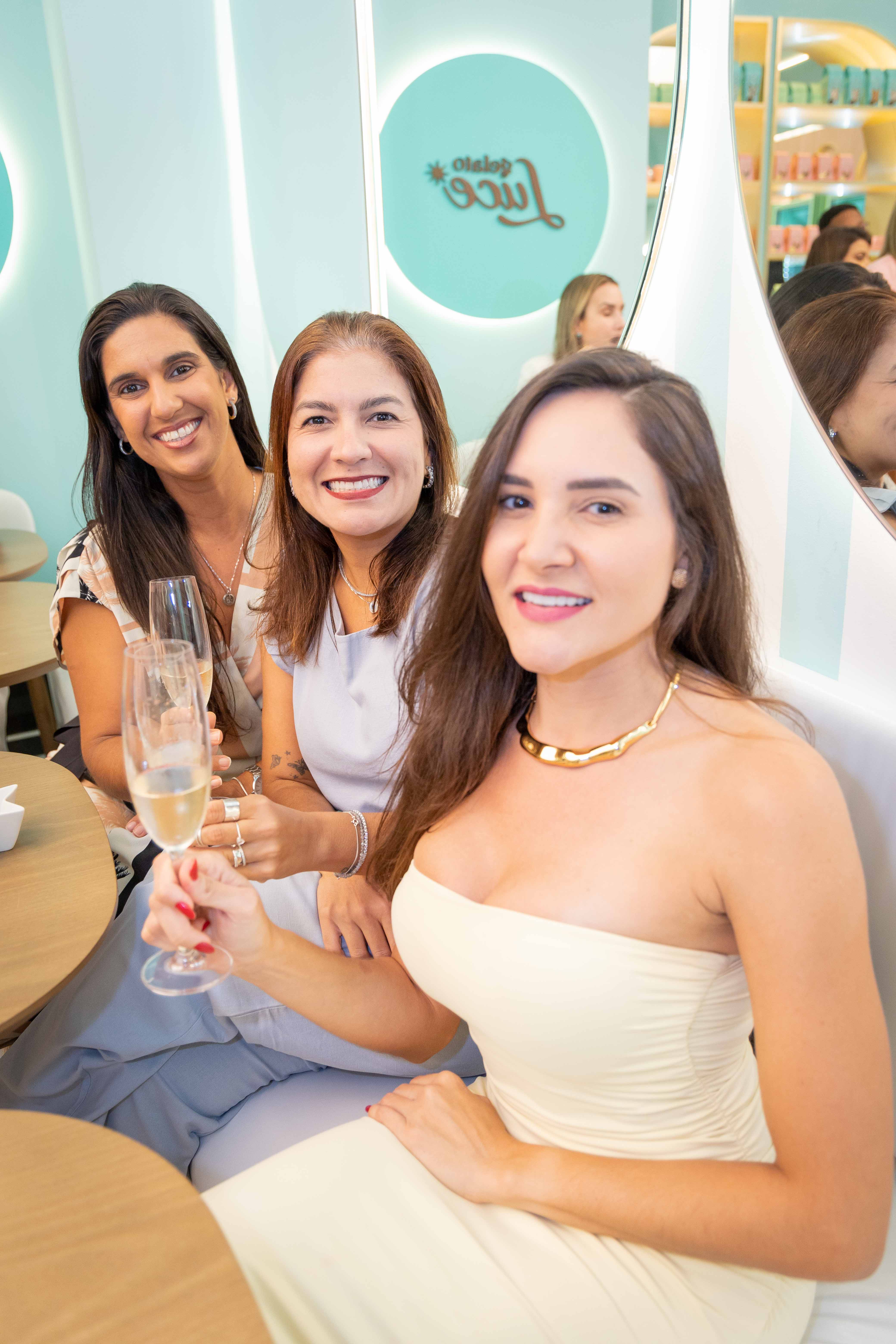 Juliana Gomes, Aline Pastori e Mariane Duplat