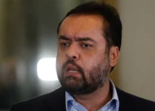 Cláudio Castro e dono da Refit são alvos de operação da Polícia Federal