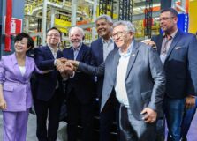 Lula inaugura complexo da BYD na Bahia e anuncia retomada da indústria naval no estado