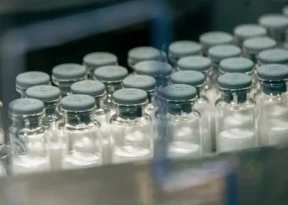 Brasil busca estabelecer parceria com a Índia para produção de remédios e vacinas