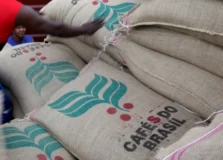 EUA reduzem parte das tarifas sobre café, carne e frutas importadas do Brasil