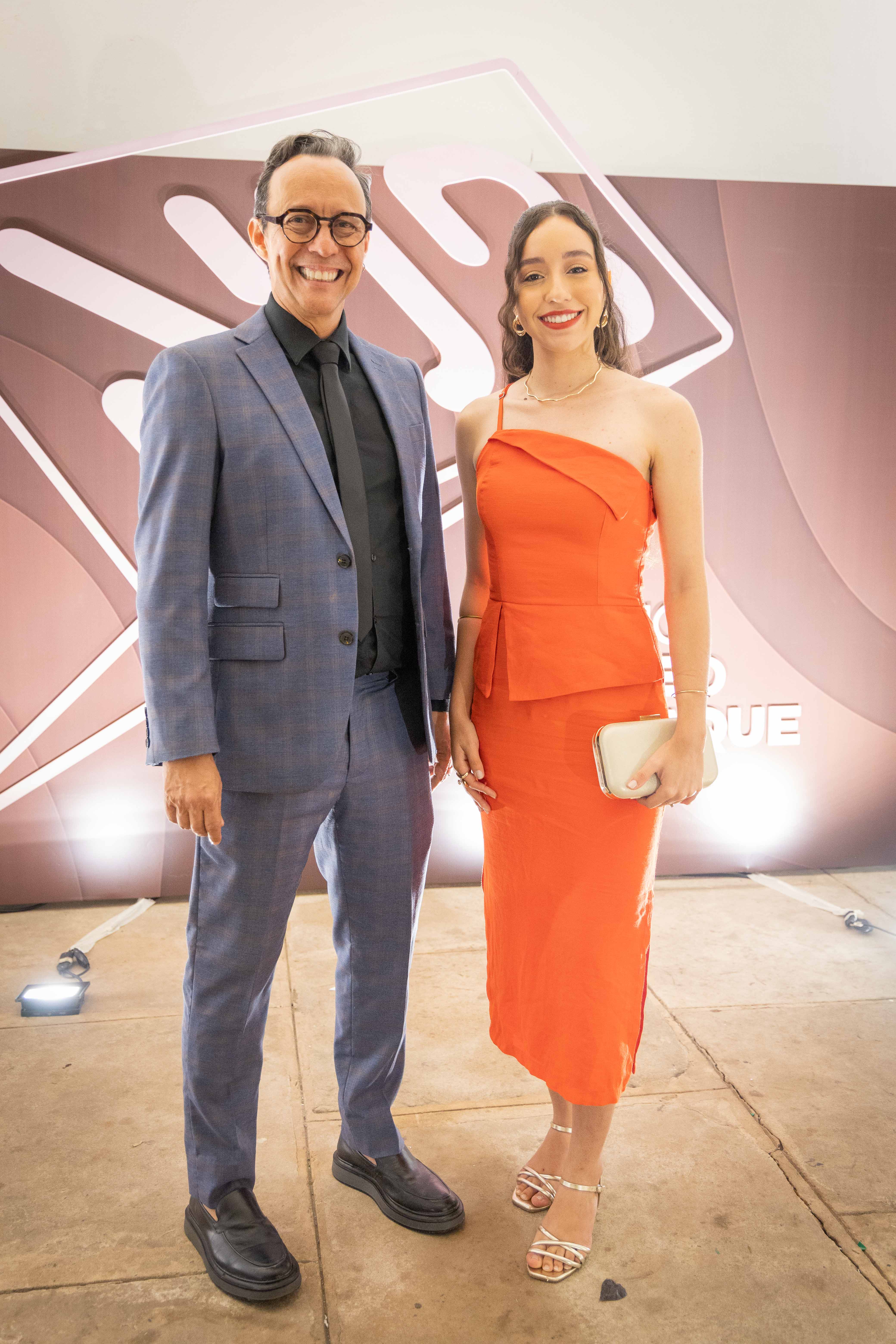 Carlos Pinillos e Helen Moreira