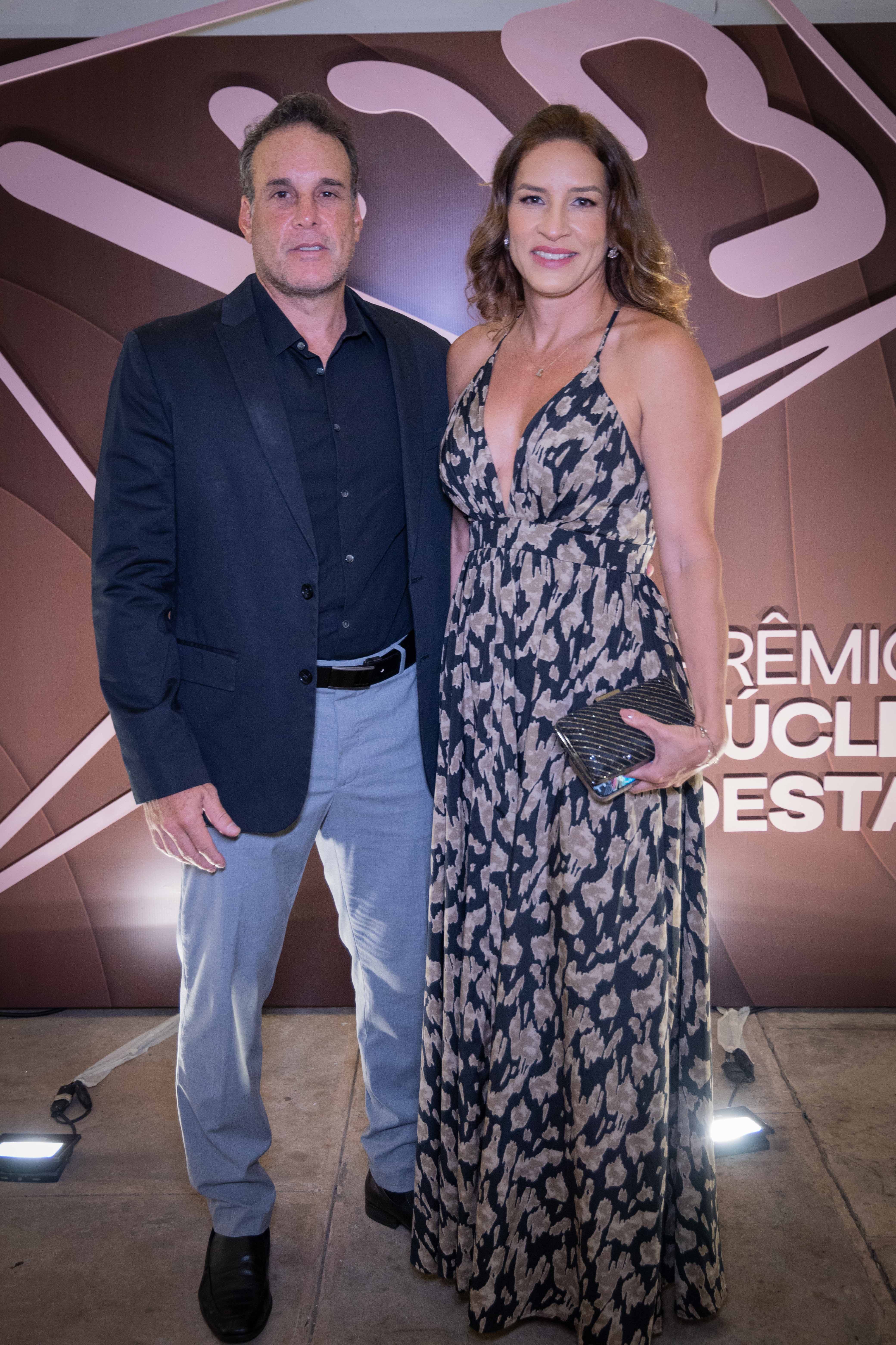 Toninho Bulcão e Ludmila Gouveia