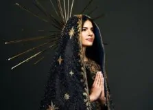 Modelo brasileira homenageia Nossa Senhora Aparecida no Miss Universo