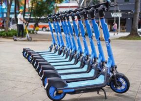 Patinetes elétricos chegam à Cidade Baixa, ampliando operação em Salvador