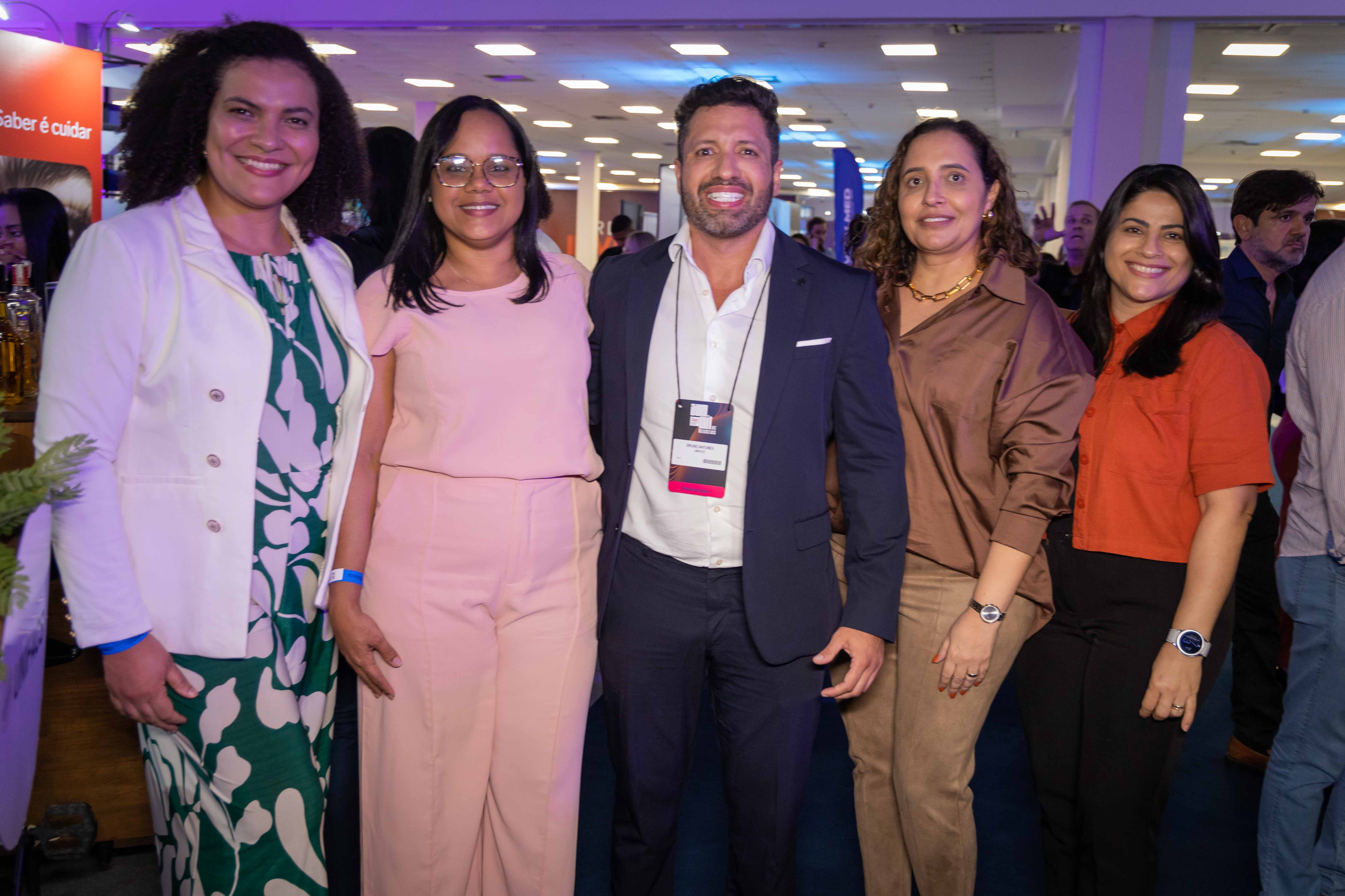 Fabiana França, Izana Moreira, Bruno Antunes, Juliana Nery e Ronia Bonfim