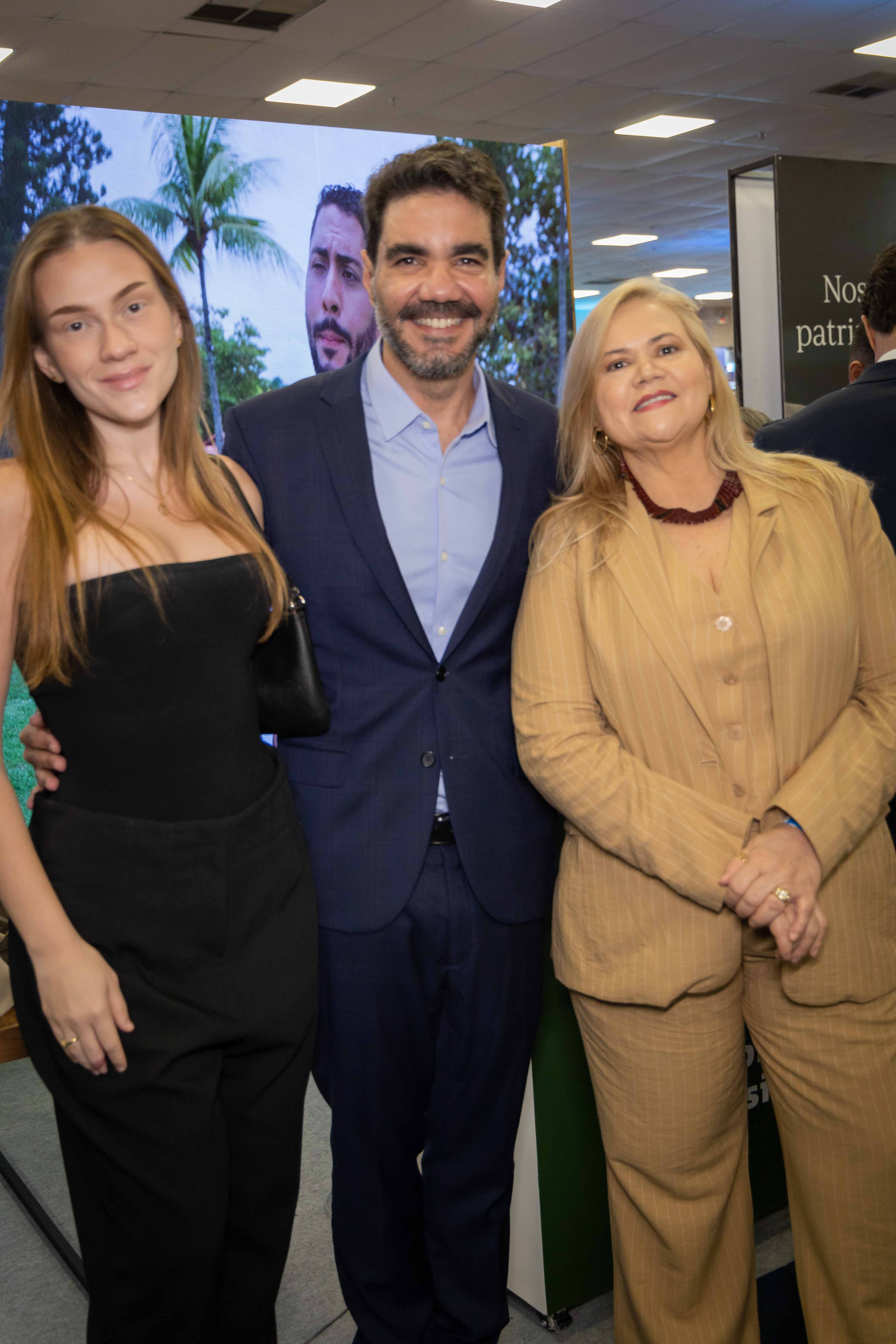 Vitória Cancio, Emanuel Soares e Rejane Moreira