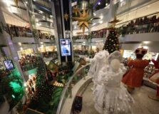 Shopping Barra abre Natal com chegada do Papai Noel e espetáculo no Espaço de Arte Digital