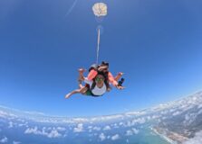 Skydive Bahia inicia operações de paraquedismo em Salvador