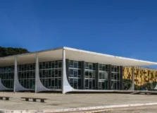 STF julga recursos de Bolsonaro e aliados contra condenação por trama golpista