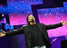 Fábio Jr. revisita sucessos em apresentação na Concha Acústica