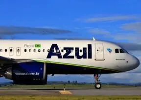 Azul fecha acordos de investimentos com duas grandes companhias estadunidenses