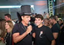 Durval Lelys abre Réveillon Costa do Sauípe com show prestigiado pela família