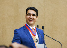 Eduardo Sodré Martins é condecorado com Comenda 2 de Julho