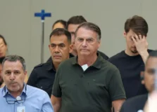 Jair Bolsonaro passará por procedimento cirúrgico no Natal