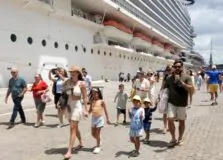 Salvador recebe primeiro navio turístico e abre a temporada de cruzeiros