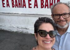 Sandra Annenberg e Ernesto Paglia aproveitam dias de descanso em Salvador