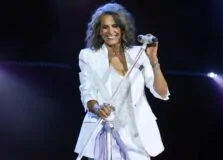 Simone anuncia primeira participação em seu show na Concha Acústica