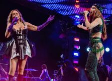 Anitta recebe Daniela Mercury em edição do seu ensaio no Rio de Janeiro