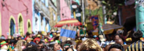 Banho de Mar à Fantasia, festa tradicional do pré-Carnaval, tem data confirmada. Confira!