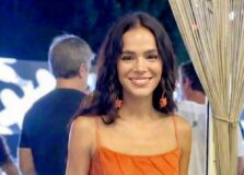 Em Salvador, Bruna Marquezine passa o dia com Marcelo Sangalo e vai a ensaio da Timbalada