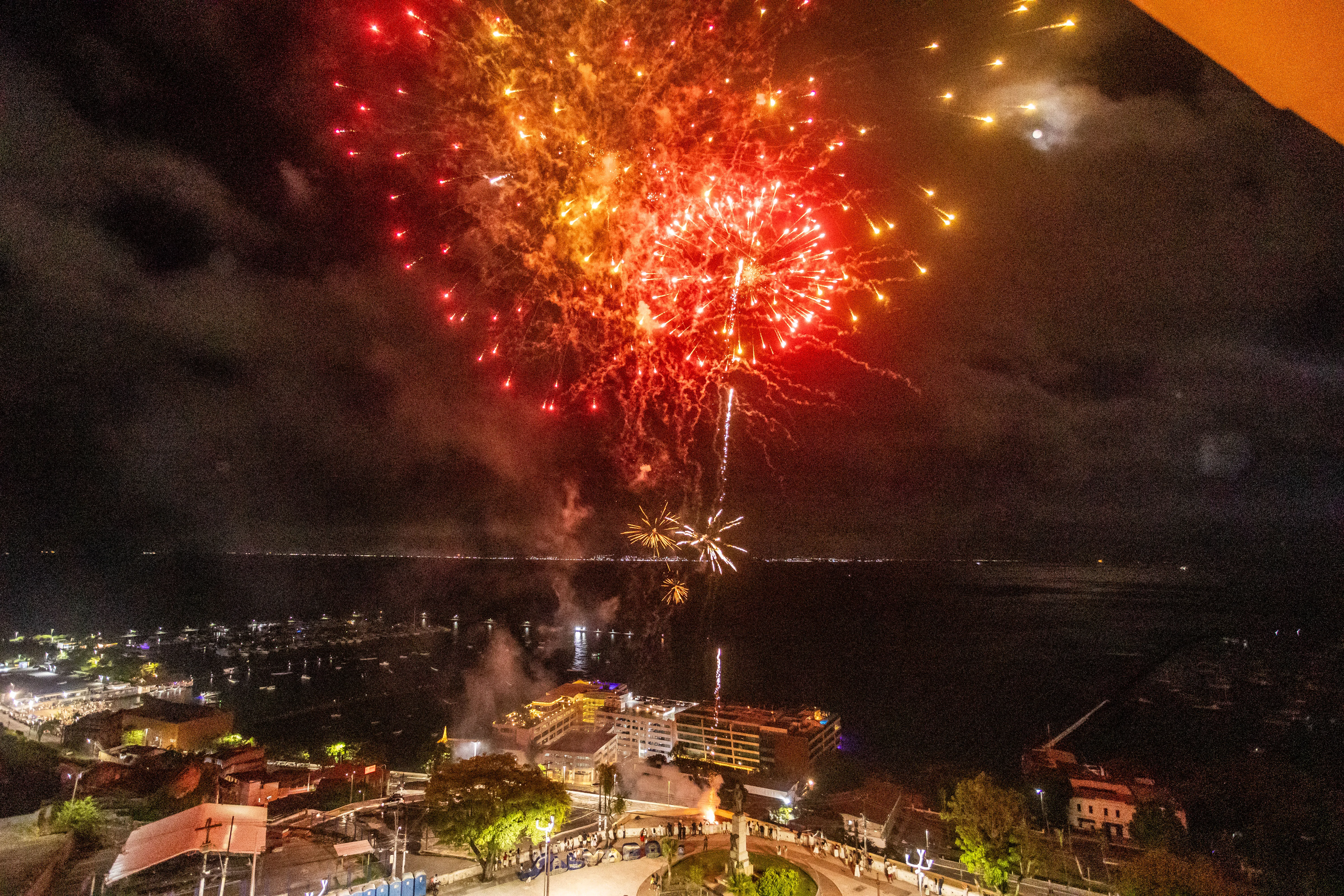 Queima de fogos no Fasano Salvador