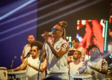 Buja Ferreira homenageia legado de Carlinhos Brown com show em Salvador