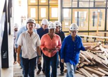 Reforma do Novo TCA avança e recebe visita de Margareth Menezes