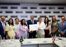 Reitora da UNEB é reconduzida ao cargo para novo mandato