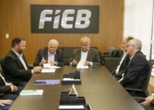 Sebrae e Fieb firmam convênio para ampliar atendimento a micro e pequenas indústrias