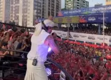 Bloco EVA embala circuito Barra-Ondina com clássicos do Axé Music