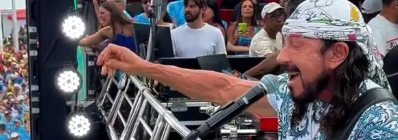 Brilhaê, eu sou Camaleão! Bell Marques embala foliões em seu quinto dia de Carnaval