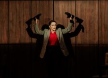 Encontro com Débora Falabella debate justiça e gênero em reflexões de ‘Prima Facie’ em Salvador