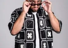 Daniel Ferreira leva  humor sobre o verão de Salvador em novo Espetáculo