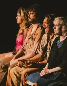 Espetáculo “Tom na Fazenda” no Teatro SESC Casa do Comércio