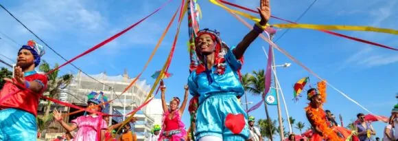 Fuzuê anima o pré-Carnaval de Salvador com fanfarras e grupos culturais