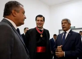 Governador prestigia posse do promotor Pedro Maia ao MP baiano