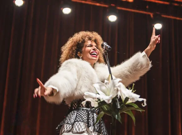 Vanessa da Mata abre venda de ingressos para show da turnê “Todas Elas” em Salvador
