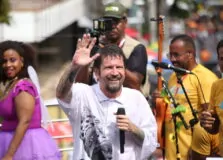 Pipoca. Povo. Presente! Saulo arrasta multidão de foliões no Campo Grande