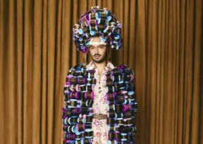 Com visual inspirado em Dona Hermínia, Pedro Sampaio se prepara para estrear na folia baiana