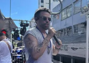 Alexandre Peixe leva foliões pelo Campo Grande com trio pipoca e hinos do Axé Music