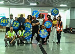 Receptivo no Aeroporto de Salvador dá boas-vindas aos turistas do Carnaval