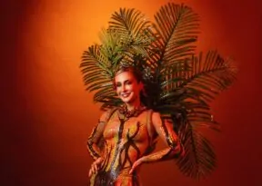 Claudia Leitte abre agenda no Carnaval com bloco Blow Out no Barra-Ondina