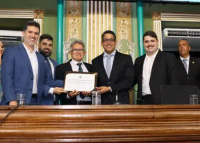 Windson Silva, criador do bloco Cheiro de Amor, recebe Título de Cidadão Soteropolitano